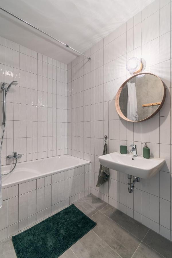 Corvin Apartment With Balcony And Ac Budapest Eksteriør bilde