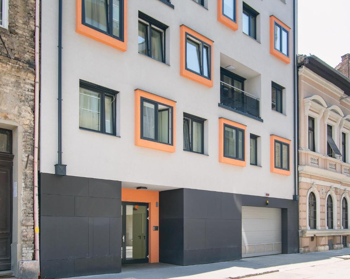 Corvin Apartment With Balcony And Ac Budapest Eksteriør bilde